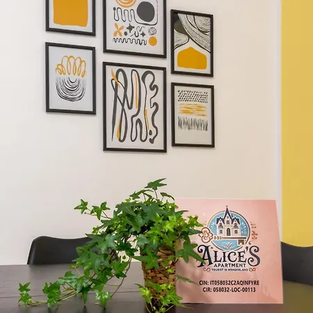 Alice's Apartment *